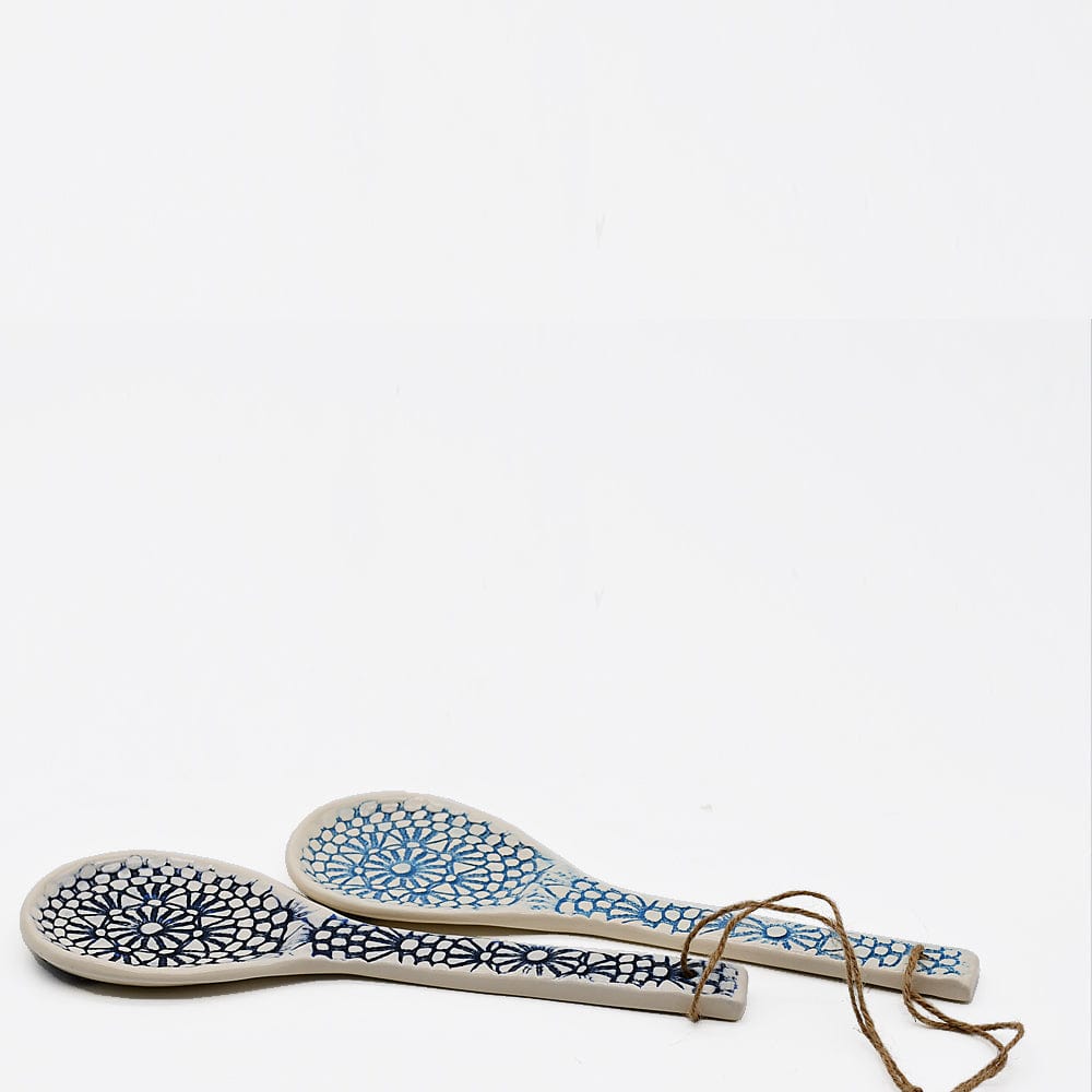 Assiette en céramique beige I Motifs dentelles portugaises #DRAFT Cuillère de table Renda Bleu