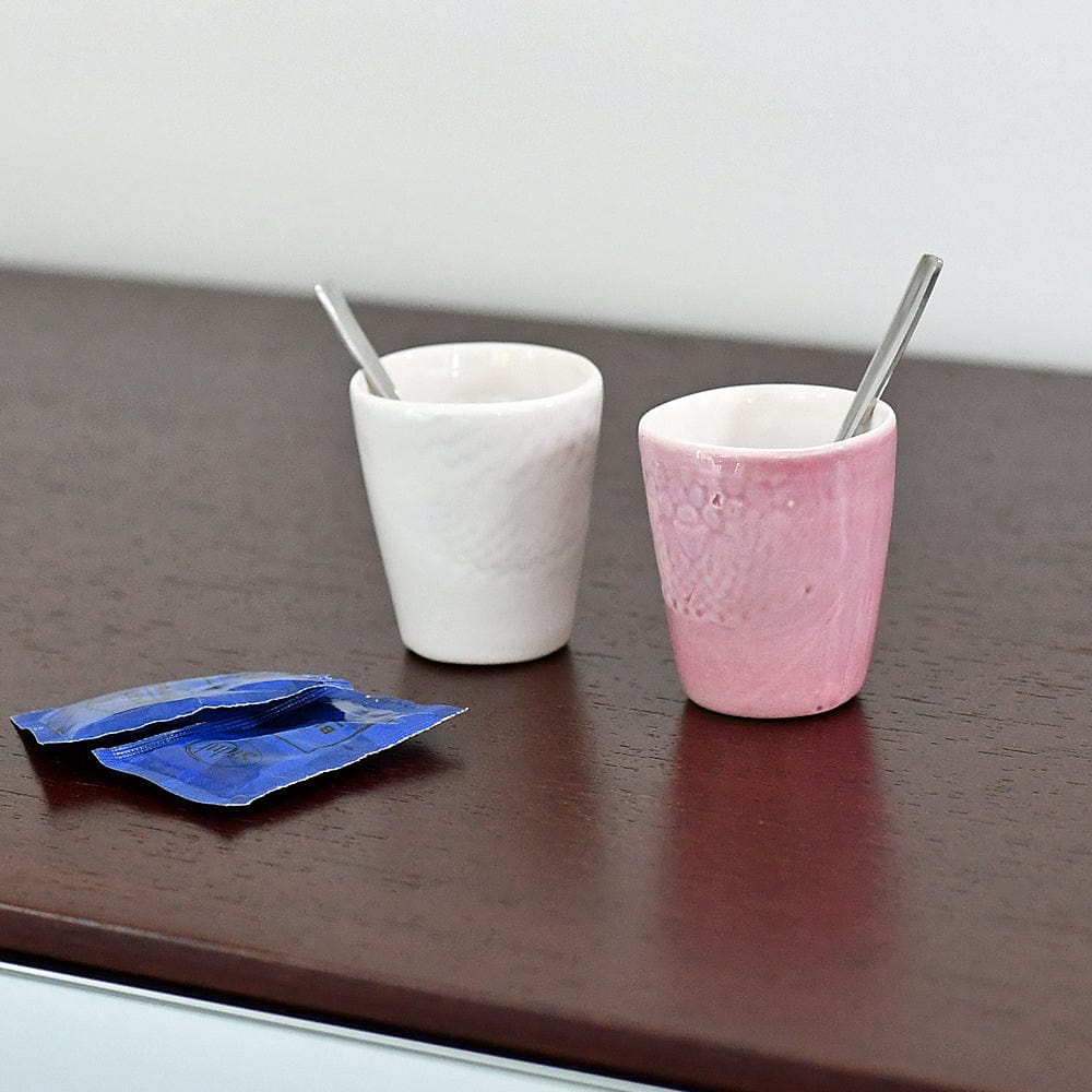 Assiette en céramique beige I Motifs dentelles portugaises Tasse à expresso "Carimbada" - Rose