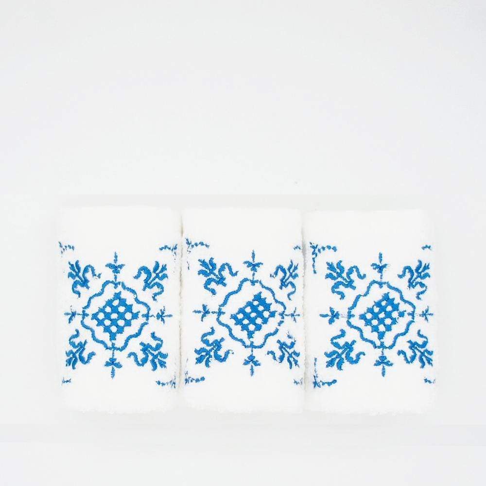 Small embroidered hand towels I Set of 3