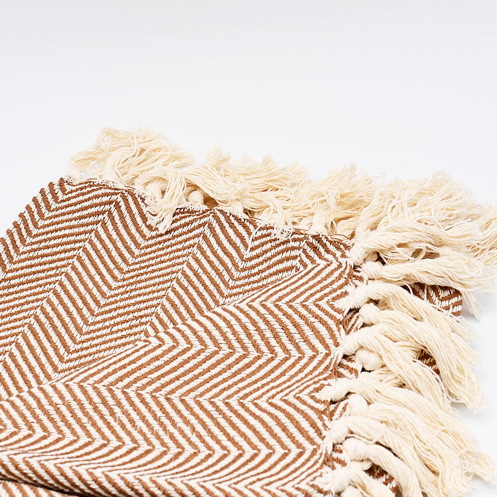 Plaid en coton bleu motifs chevrons I Artisanat du Portugal en ligne Plaid à franges en coton "Chevrons" 200x135 - Camel