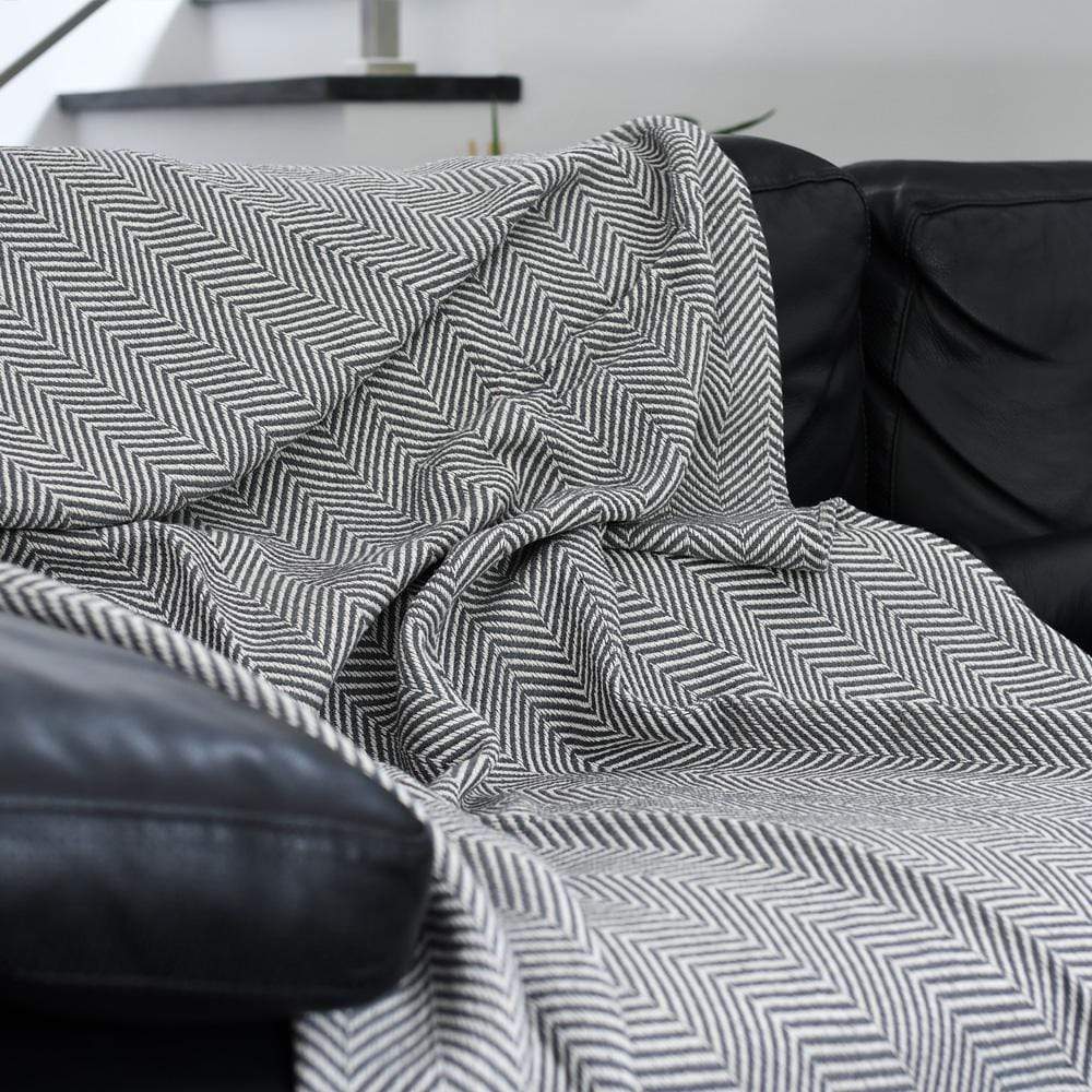 Herringbone I Cotton Fringed Blanket - Dark red