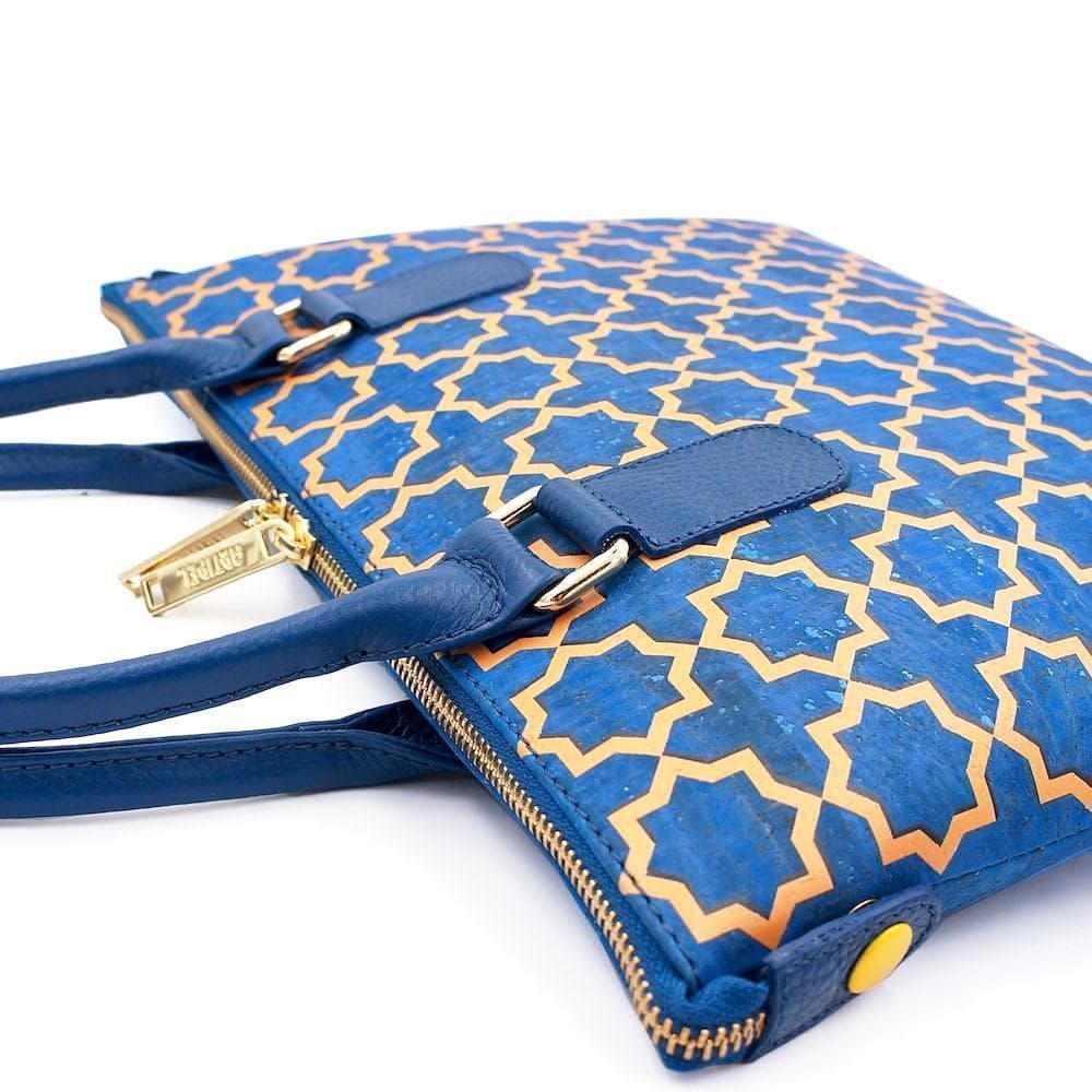 Stylish Silhouette Cork Keychain - Blue