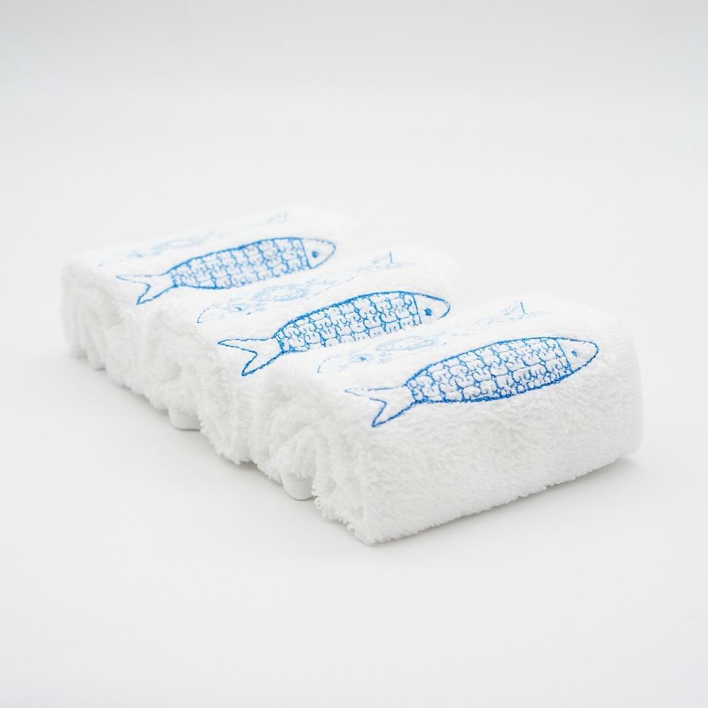 Small embroidered hand towels I Set of 3