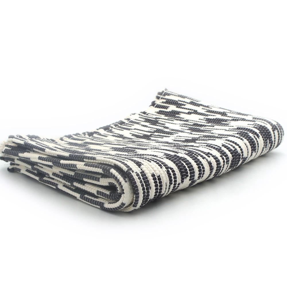 Traditional Portuguese rug 150x50 - Grey & White