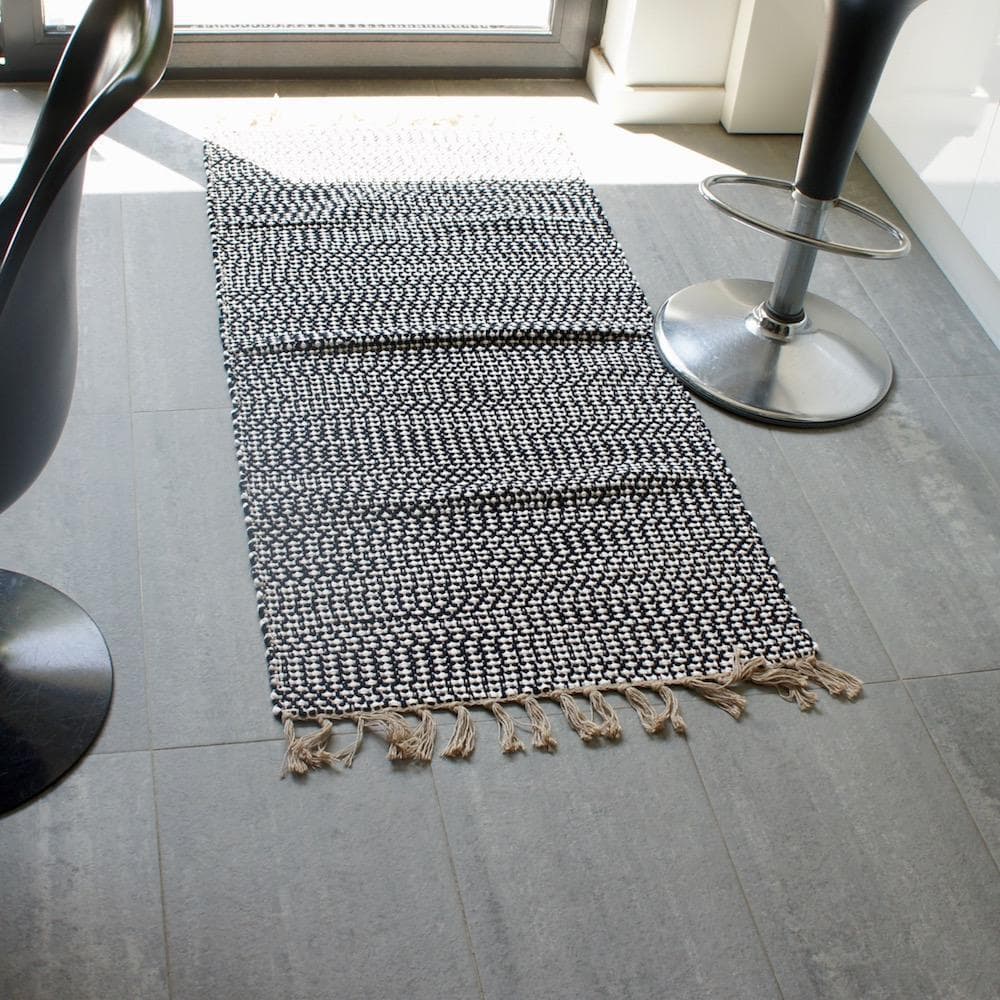 Traditional Portuguese rug 140x70 - Black & Beige