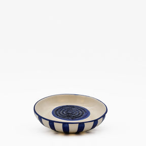 Assiette à râper artisanale portugaise en céramique bleu & blanc Assiette à râper rayée "Costa Nova Mar" - Bleu
