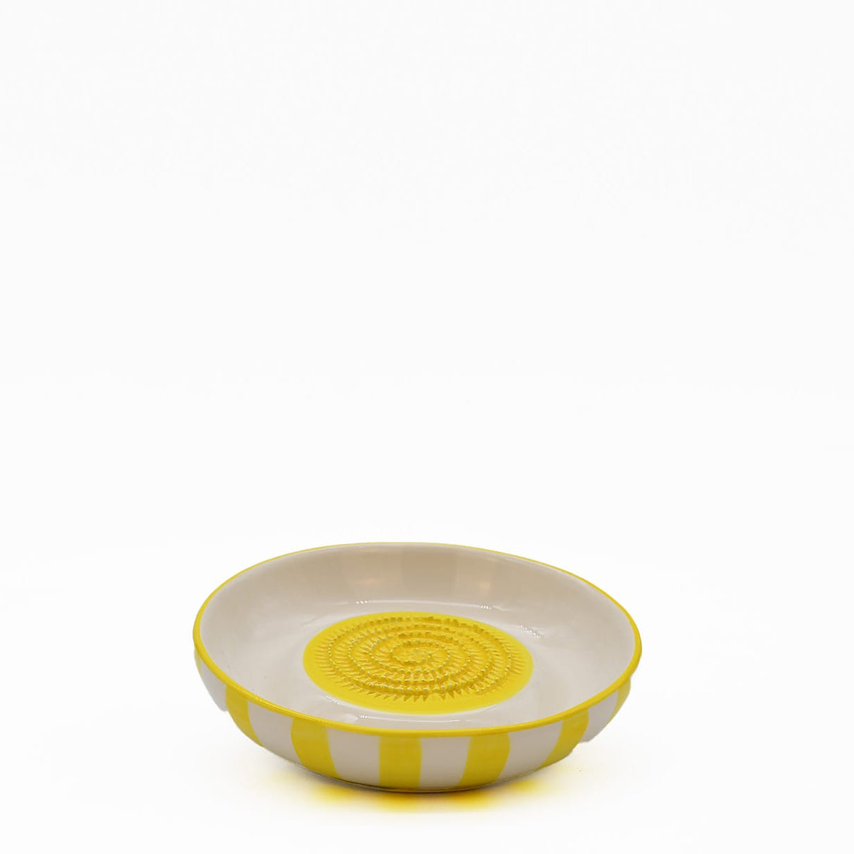 Assiette à râper artisanale portugaise en céramique jaune & blanc Assiette à râper rayée "Costa Nova Mar" - Jaune