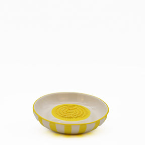 Assiette à râper artisanale portugaise en céramique jaune & blanc Assiette à râper rayée "Costa Nova Mar" - Jaune