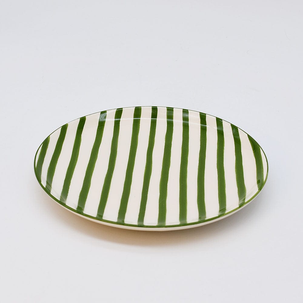 Assiette en porcelaine portugaise I Vaisselle du Portugal en ligne Assiette rayée "Costa Nova Mar" 20cm - Verte