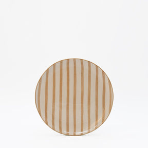 Assiette en porcelaine portugaise rayée marron et blanc Assiette rayée "Costa Nova Mar" 20cm - Moka