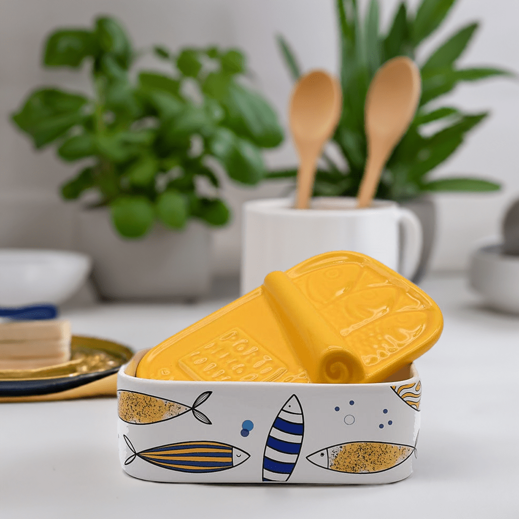 Boite en céramique jaune en forme de conserve de sardines Boite en céramique "Sardinhas" - Blanche & jaune