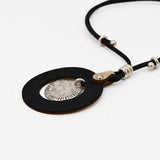 Bracelet en liège et 2 perles violettes – Unisexe, élégant et artisanal Collier en liège