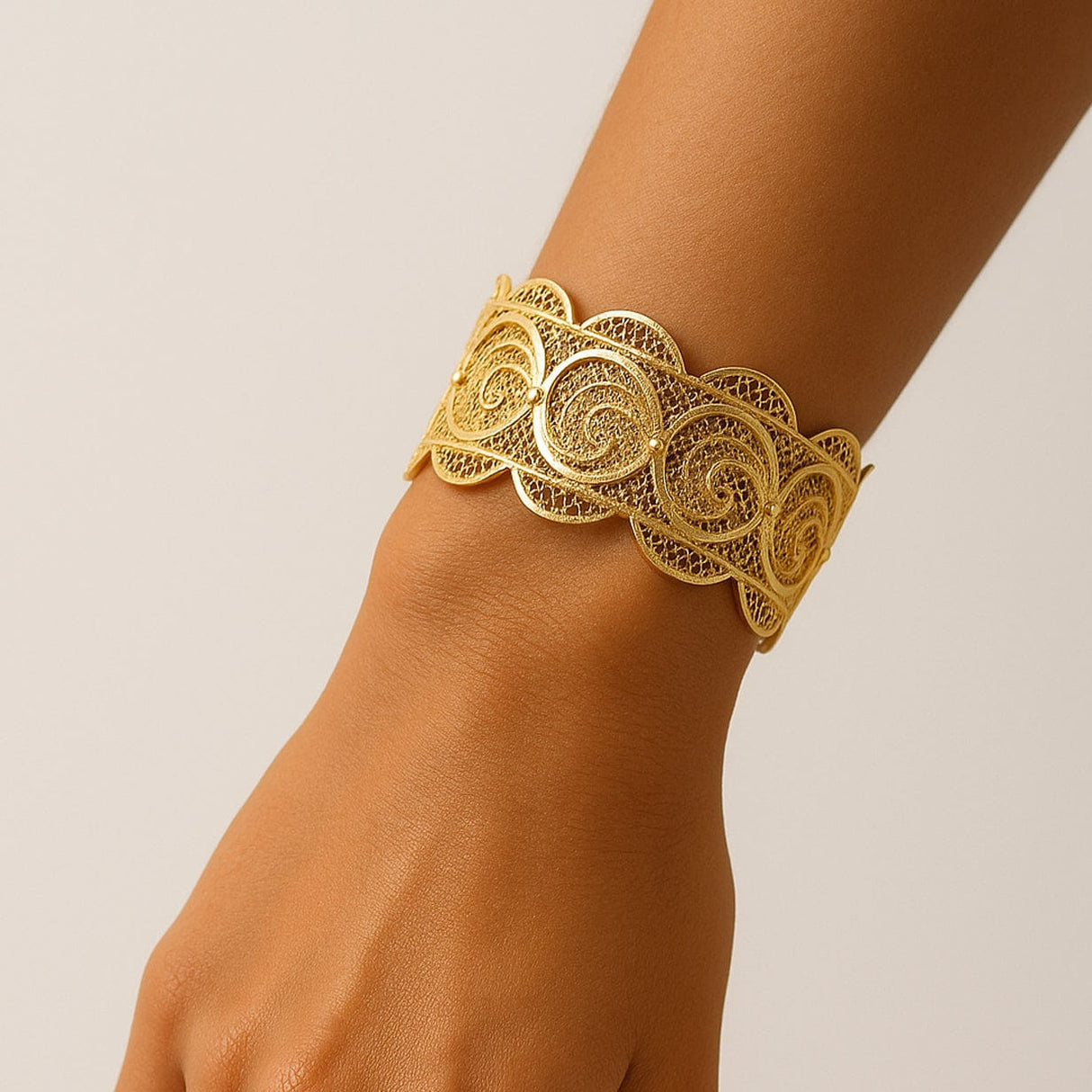 Bracelet manchette en filigrane d'argent doré I Bijoux portugais Coração I Bracelet manchette en argent