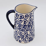 Carafe Tourbillon bleue en céramique artisanale Carafe “Redemoinho” - Bleu