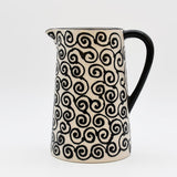 Carafe Tourbillon noire en céramique artisanale Carafe “Redemoinho” - Noir