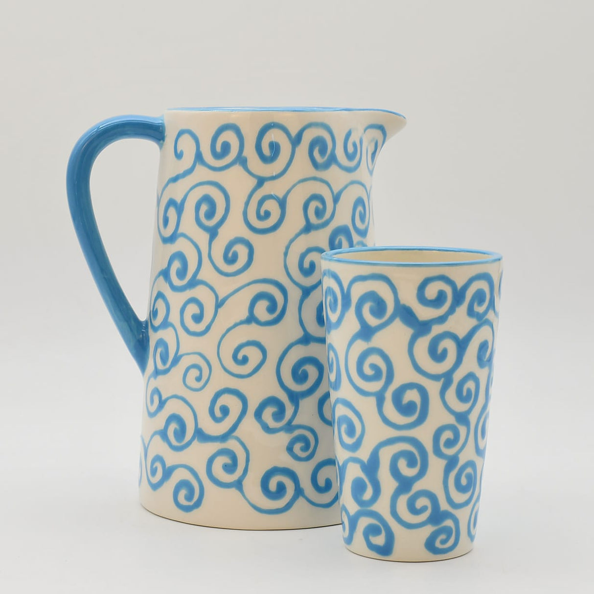 Carafe Tourbillon turquoise en céramique artisanale Carafe “Redemoinho” - Turquoise