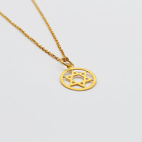 Charm en argent représentant l'étoile de David Estrela de David I Charm en argent doré