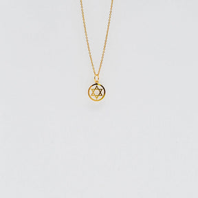 Charm en argent représentant l'étoile de David Estrela de David I Charm en argent doré