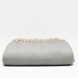 Coffret cadeau portugais plaid gris clair & hirondelle en céramique Sac cadeau I Plaid à chevrons gris clair et hirondelle assortie