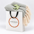 Coffret cadeau portugais plaid vert & hirondelle en céramique Sac cadeau I Plaid à chevrons vert et hirondelle assortie