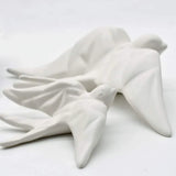 hirondelle en céramique stylisée et modernisée blanc mat, dans sa boîte cadeau Luisa Paixão.  Coffret hirondelle stylisée - Blanc mat
