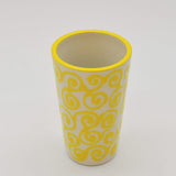 Mug Tourbillon jaune & crème en céramique artisanale Mug “Redemoinho” - Jaune