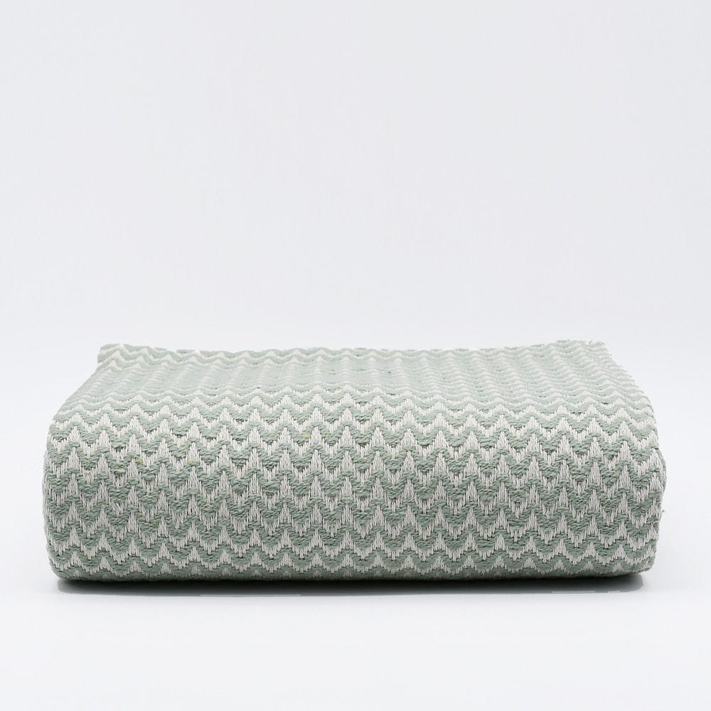 Plaid en coton bleu motifs chevrons I Artisanat du Portugal en ligne Plaid en coton "Ondas" - Vert