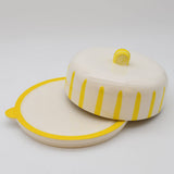 Plateau à fromage ou gâteau en céramique à rayures jaunes Costa Nova Plateau à fromage ou gateau "Costa Nova Mar" - Jaune