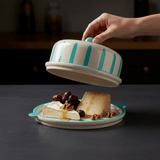 Plateau à fromage ou gâteau en céramique à rayures turquoises Costa Nova Plateau à fromage ou gateau "Costa Nova Mar" - Turquoise