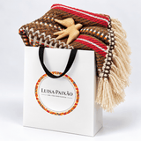 Sac cadeau I Plaid traditionnel marron et hirondelle assortie Sac cadeau I Plaid traditionnel marron et hirondelle assortie