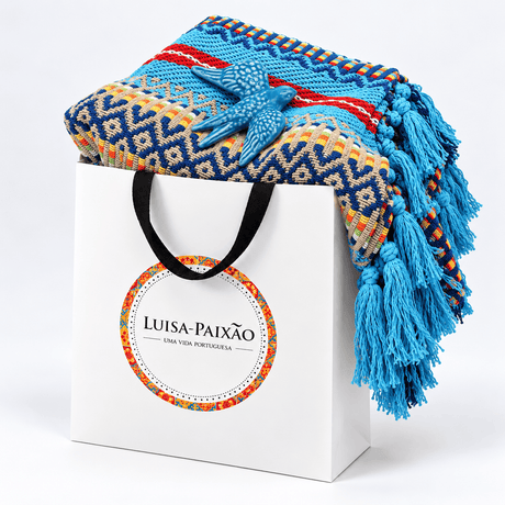 Sac cadeau I Plaid traditionnel turquoise et hirondelle assortie Sac cadeau I Plaid traditionnel turquoise et hirondelle assortie