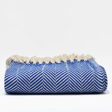 Sac cadeau - Plaid à chevrons bleu et hirondelle assortie Sac cadeau - Plaid à chevrons bleu et hirondelle assortie