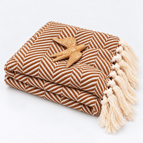 Sac cadeau - Plaid à chevrons camel et hirondelle assortie Sac cadeau - Plaid à chevrons camel et hirondelle assortie