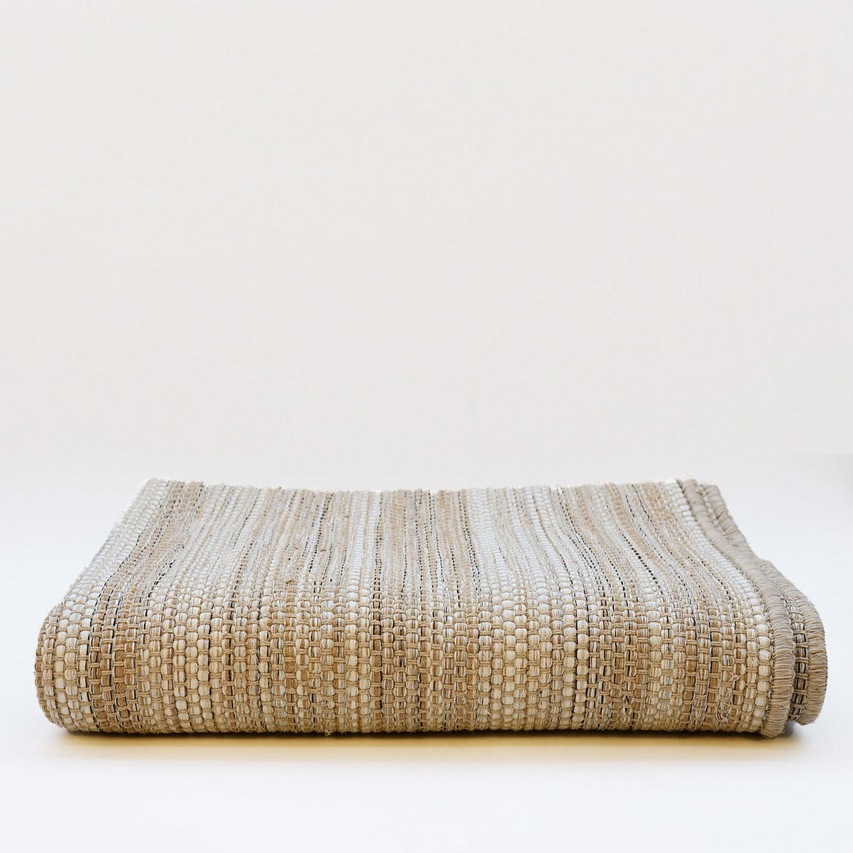 Tapis beige en fibres mélangées I Fabrication artisanale portugaise Tapis en fibres mélangées - Beige