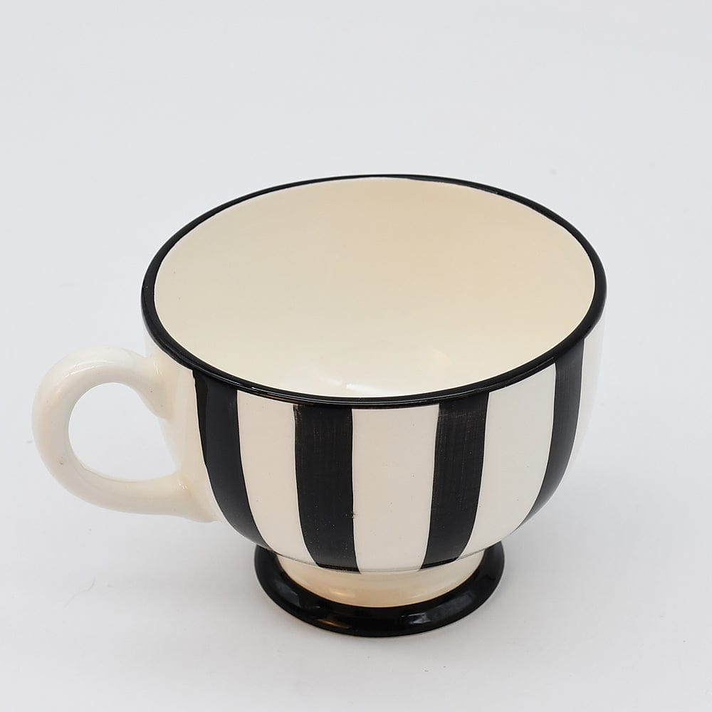 Tasse à pied en céramique portugaise rayé noir et blanc Tasse à pied "Costa Nova Mar" - Noire