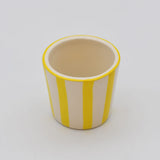 Tasse espresso Costa Nova artisanale jaune peinte main Tasse à espresso rayée "Costa Nova Mar" - Jaune
