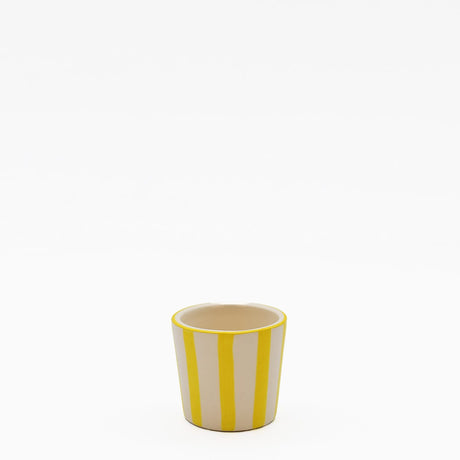 Tasse espresso Costa Nova artisanale jaune peinte main Tasse à espresso rayée "Costa Nova Mar" - Jaune