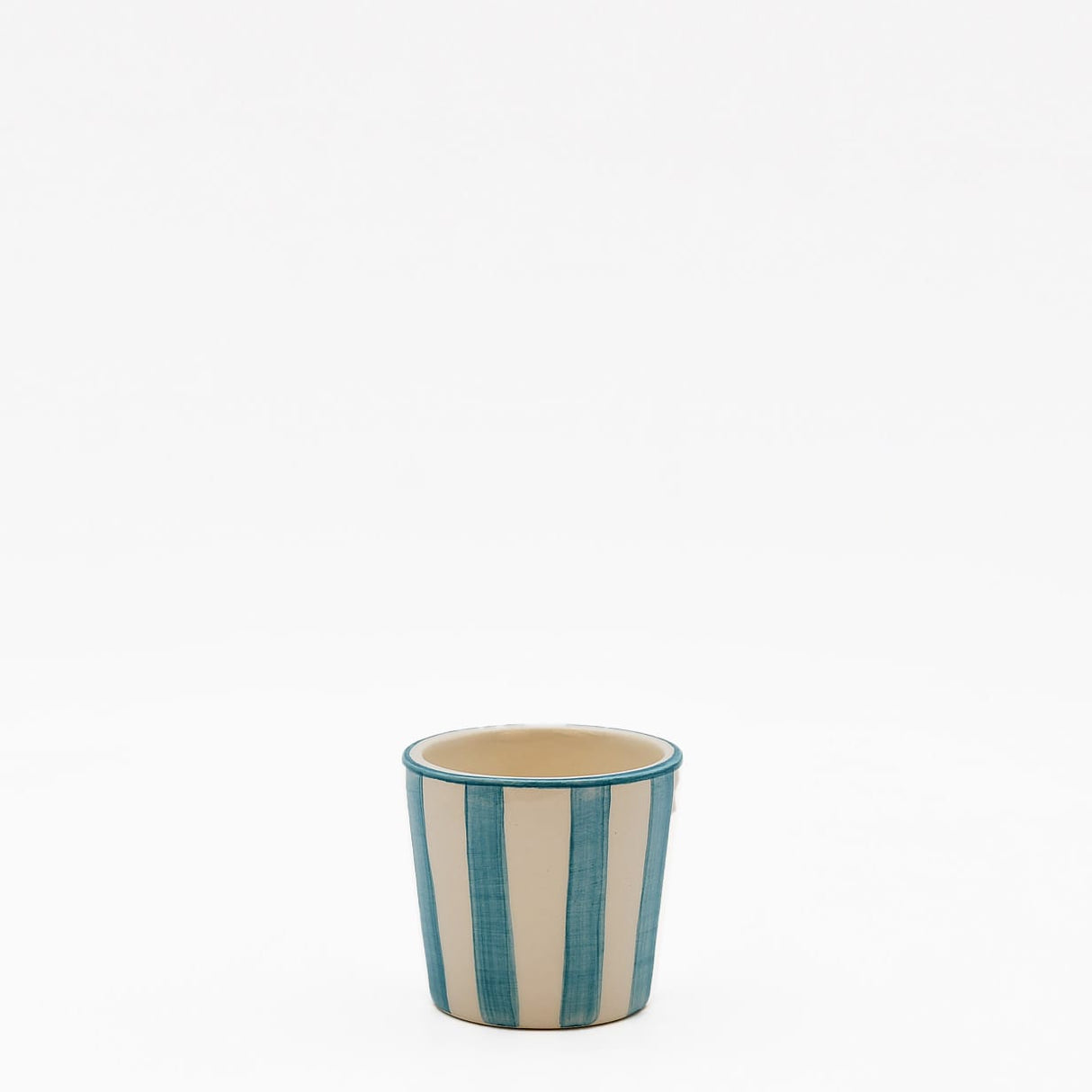 Tasse espresso Costa Nova artisanale turquoise peinte main Tasse à espresso rayée "Costa Nova Mar" - Turquoise
