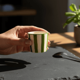 Tasse espresso Costa Nova artisanale verte peinte main Tasse à espresso rayée "Costa Nova Mar" - Vert