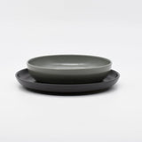 Assiette à pain en grès anthracite I Vaisselle portugaise Assiette creuse en grès “Pacifica" Gris/Vert - 22cm