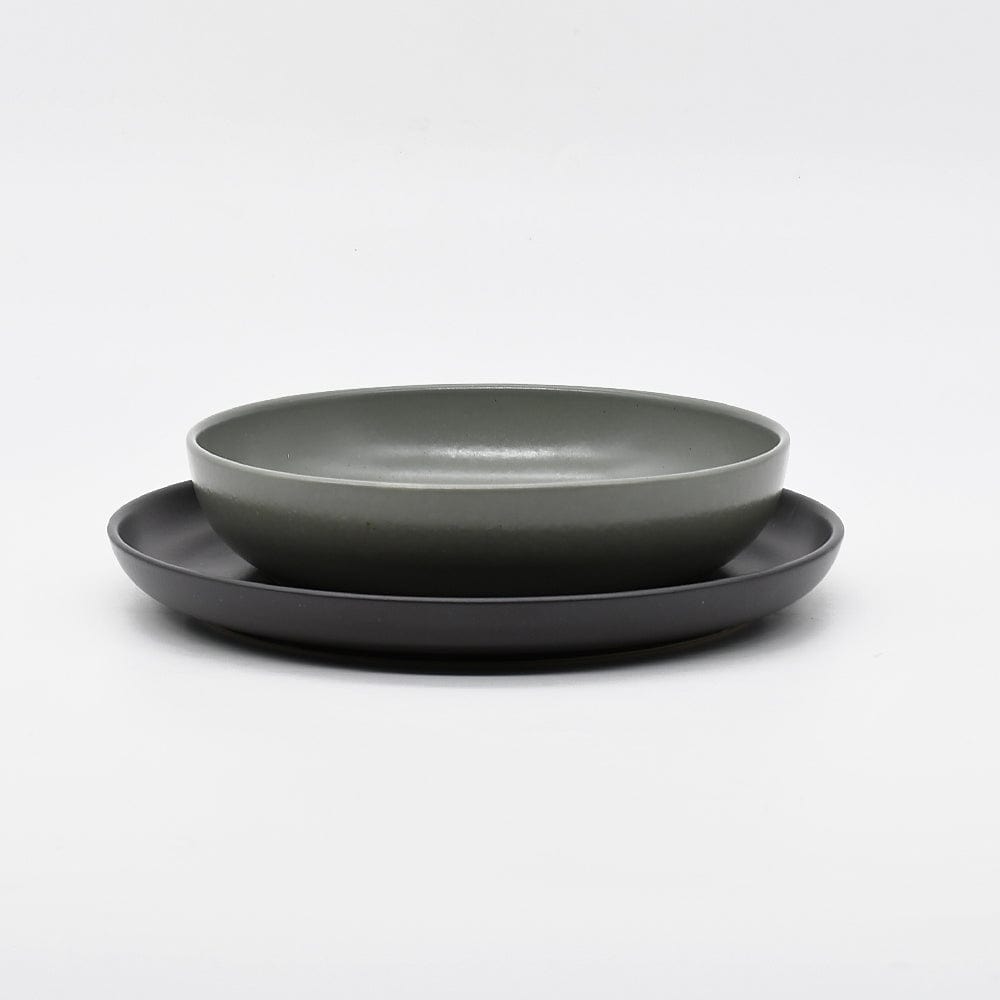 Assiette creuse en grès anthracite I Vaisselle portugaise Assiette creuse en grès “Pacifica" Anthracite - 22cm