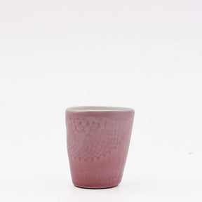 Assiette en céramique beige I Motifs dentelles portugaises #DRAFT Tasse à expresso Carimbada Rose