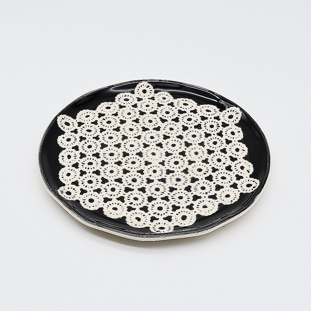 Assiette en céramique noire I Motifs dentelles portugaises Assiette "Renda" noire - 22cm