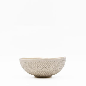 Bol en céramique beige I Motifs dentelles portugaises Bol "Carimbada" beige - 16 cm