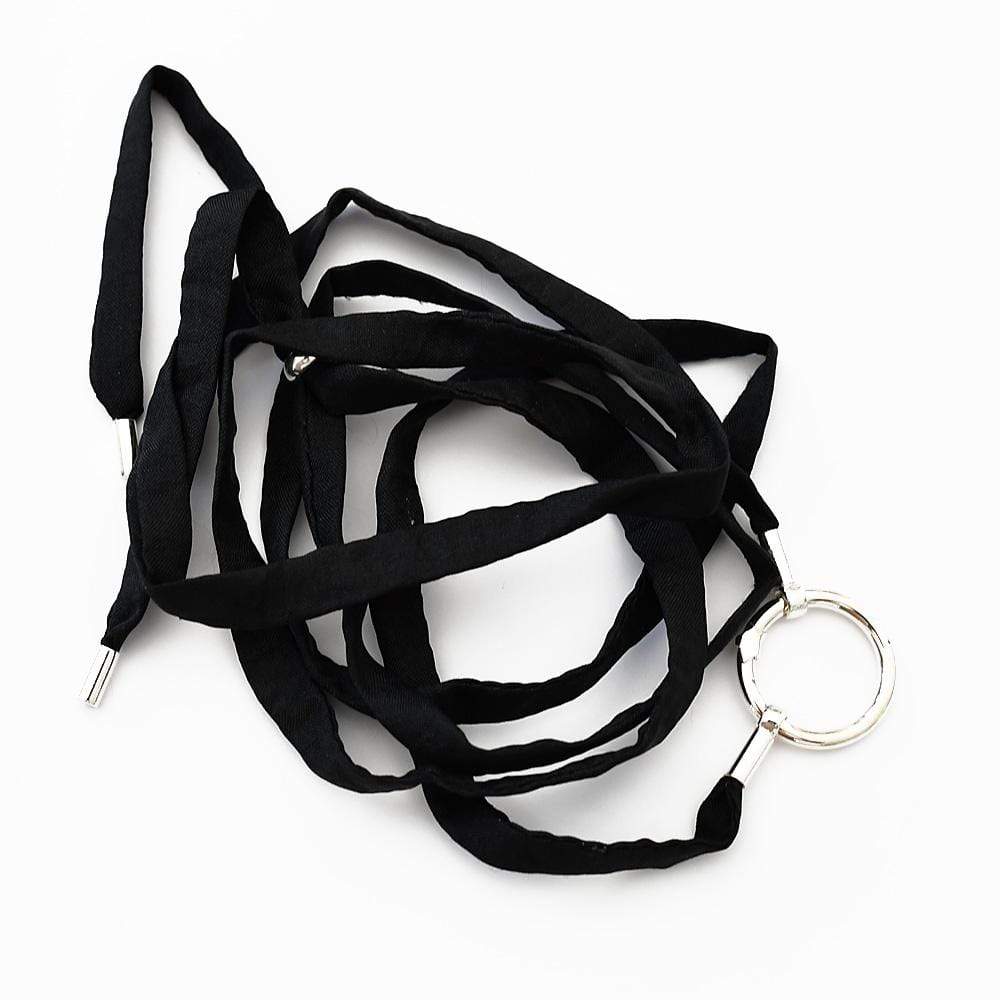 Boucles d'oreille en filigrane d'argent doré I Vente de bijoux argent Bracelet Soie noire Alma & Coraçao