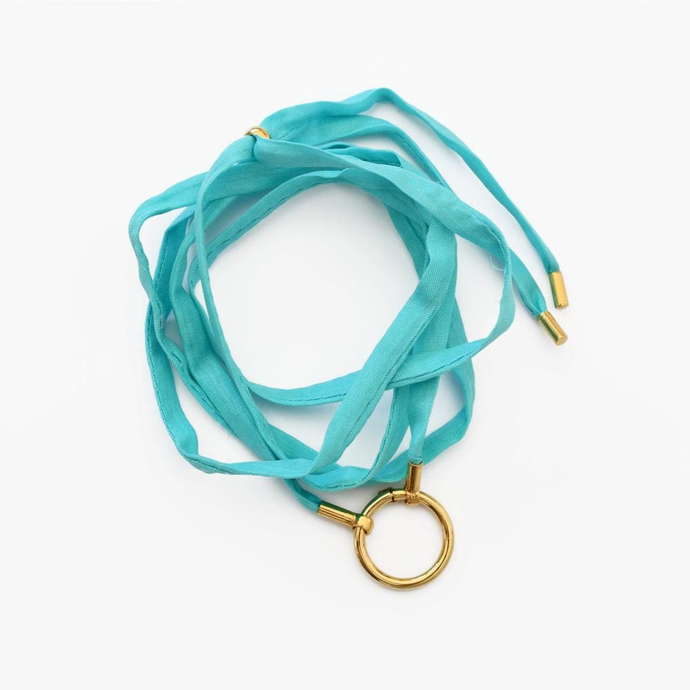 Boucles d'oreille en filigrane d'argent doré I Vente de bijoux argent Bracelet Soie turquoise Alma & Coraçao