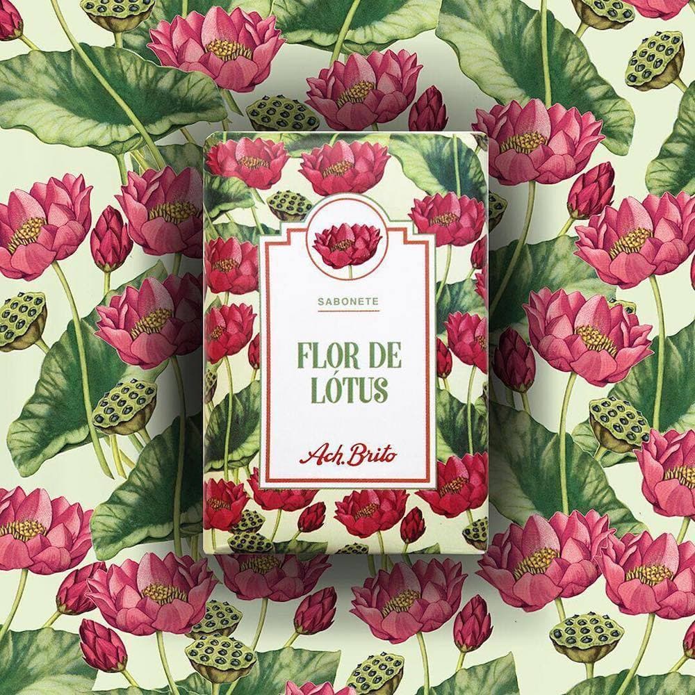 Box of 4 soaps with floral scents