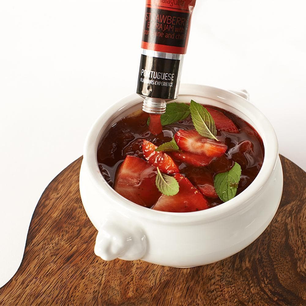 Box set of jams with Portuguese wines