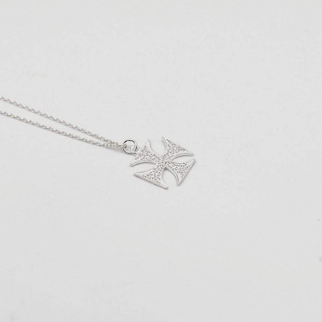 ALMA & CORACÃO Collier Croix de Malte en argent