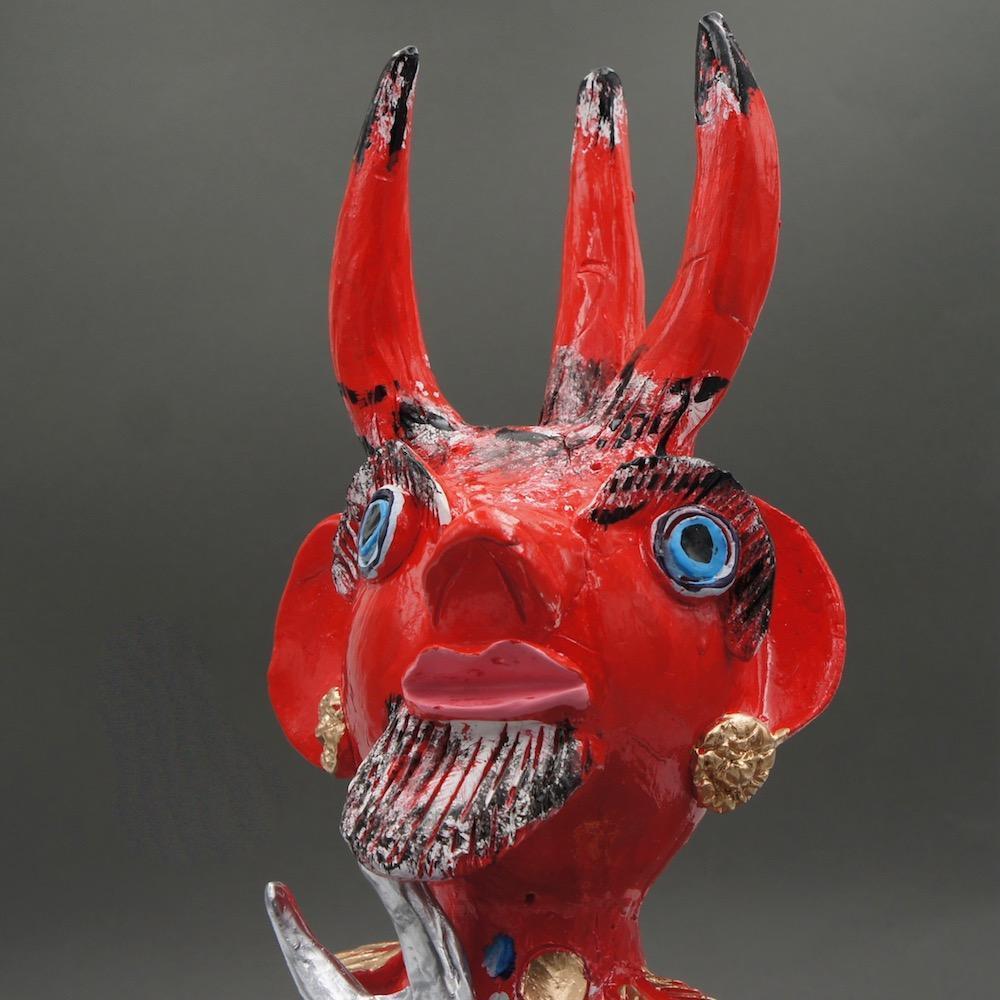 Diabo com três cornos I Statuette by Júlia Côta - 40 cm